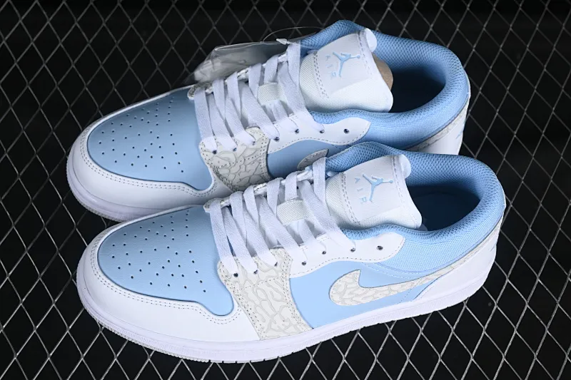 All categories Air Jordan Jordan series basketball shoes Air Jordan 1 Low Air Jordan 1 Low "True Blue" AJ1 Joe 1 burst white and blue color low-top basketball shoes IB7692-400